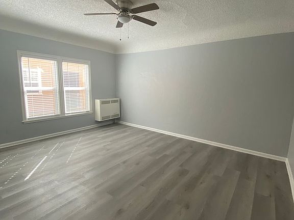 3rd image of 1059 E 1st St APT 105