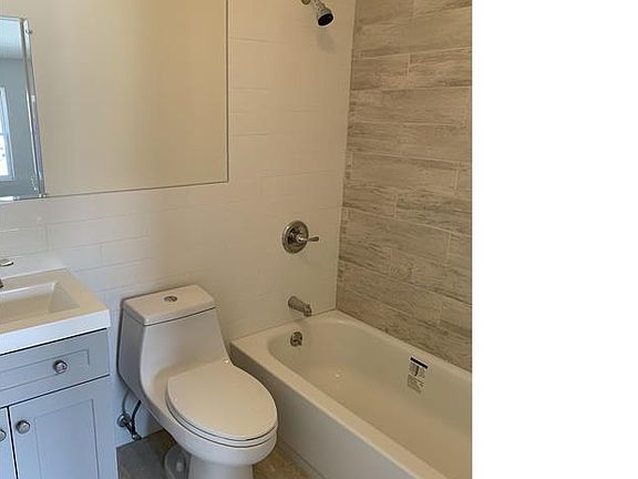 4th image of 16122 140th Ave #2