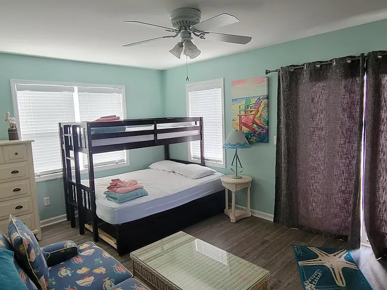 110 S High Point Ave — Photo 20
