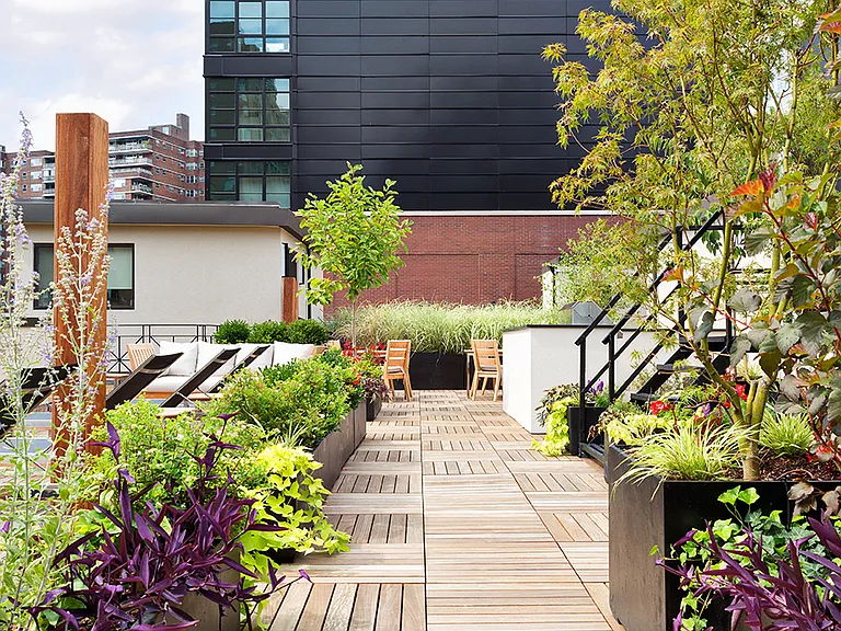 245 W 25th St #E — Photo 11