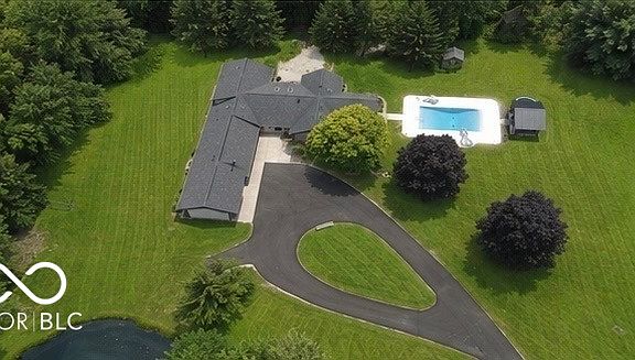 2nd image of 8637 Railroad Rd