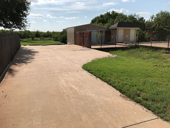5th image of 4842 Catclaw Dr
