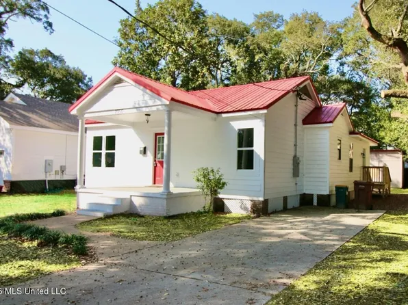 1050 Frank P Corso St, Biloxi, MS 39530