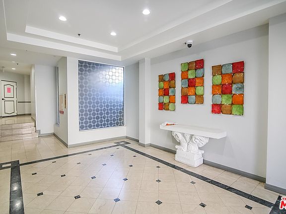 3rd image of 5050 Maplewood Ave APT 202