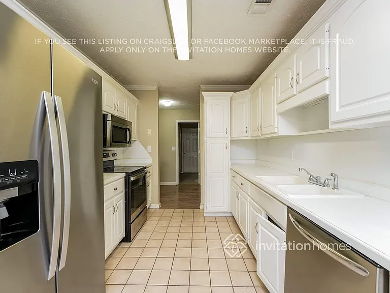 820 Cambridge Creek Dr SW — Photo 8