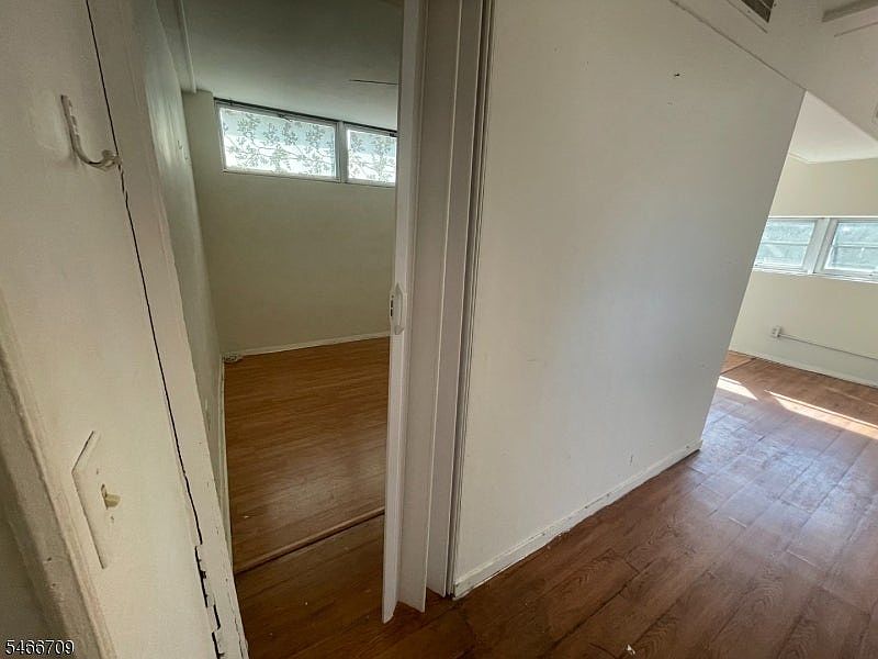 2nd image of 211 N 8th St