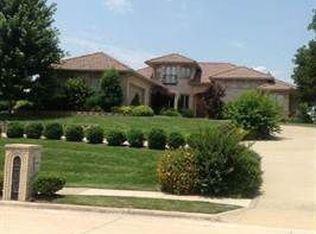 5882 S Castlebay Dr, Springfield, MO 65809