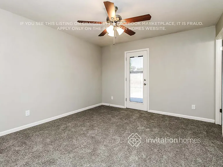 1027 E Frost Dr — Photo 8