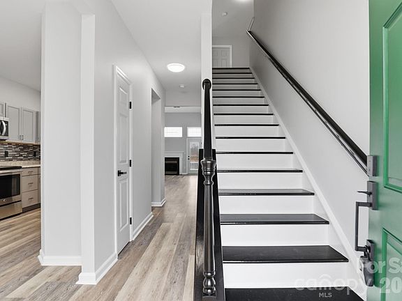 5th image of 7978 Mariners Pointe Cir