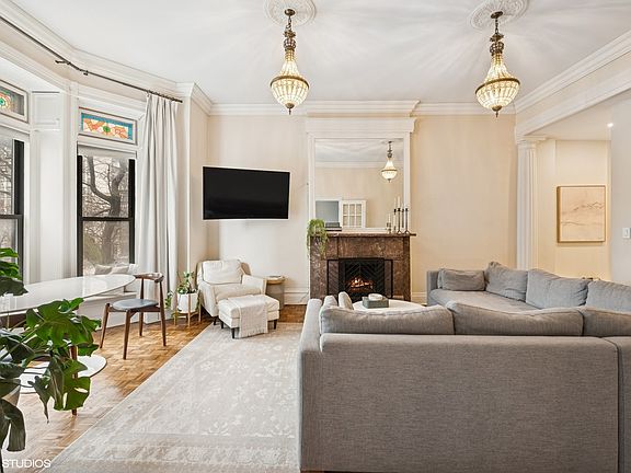 3rd image of 1526 N La Salle Dr APT 3E