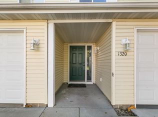 1320 Willow Trl, Farmington, MN 55024