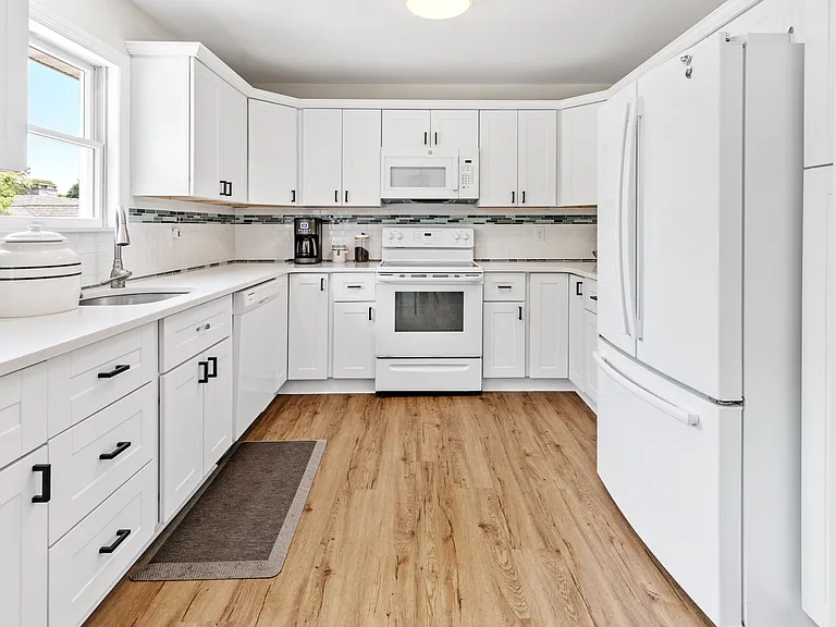 43 Shinnecock Rd — Photo 8