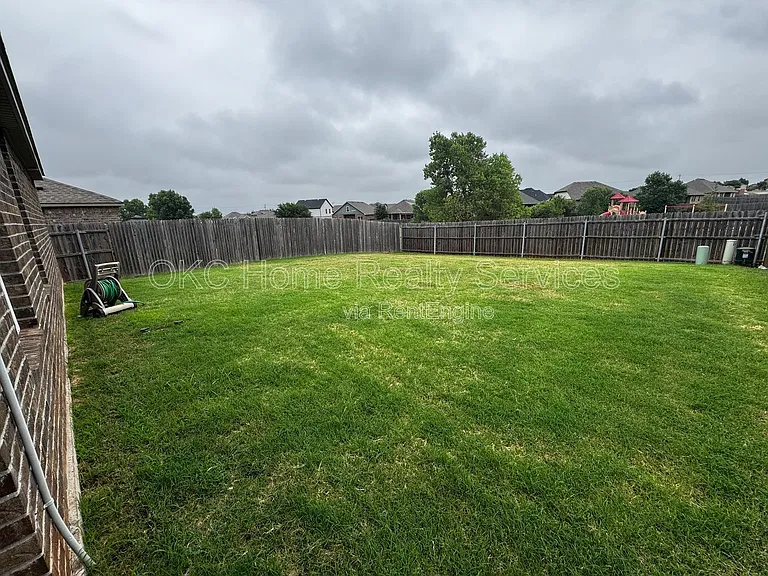 9904 Jackrabbit Rd — Photo 6
