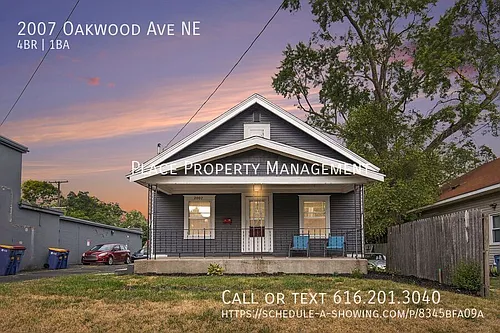 2007 Oakwood Ave NE Photo 1