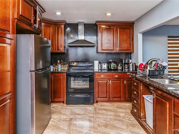 5th image of 4941 N 36th St