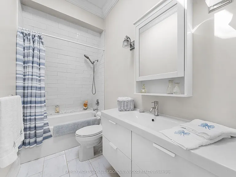 236 South Kingsway #11 — Photo 14