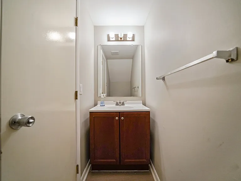 3247 Champions Dr — Photo 10