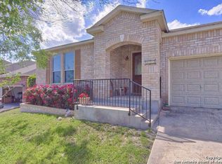 221 Springtree Ln, Cibolo, TX 78108