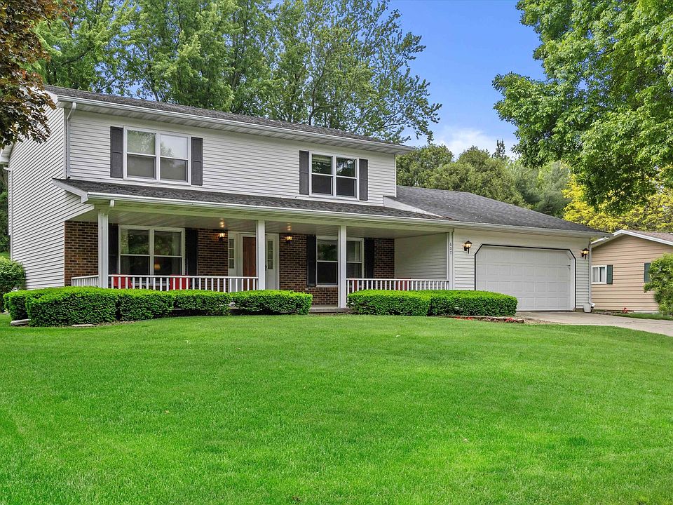 1st image of 607 E Hillcrest Dr