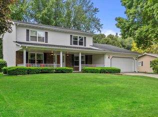 607 E Hillcrest Dr, Verona, WI 53593
