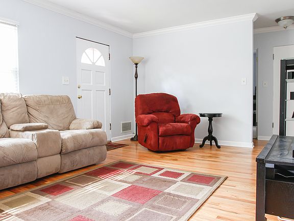 3rd image of 1304 S Roosevelt Dr