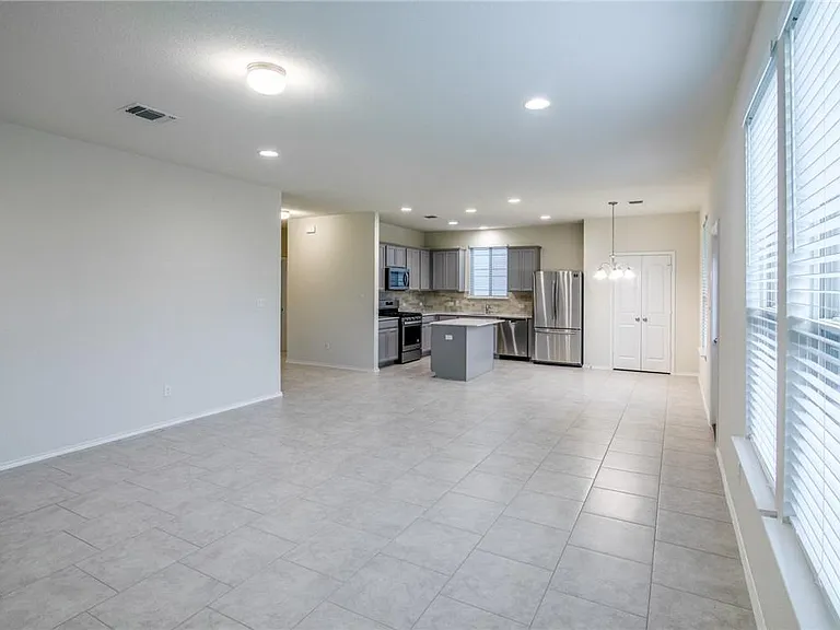 620 Reinhardt Blvd — Photo 7