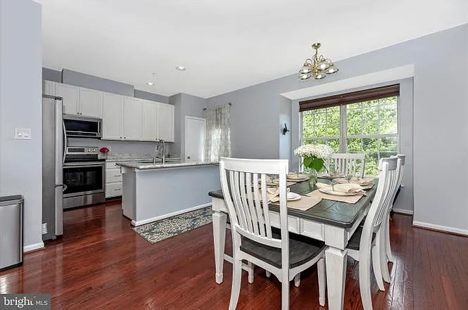 124 Cavenrock Ct — Photo 19