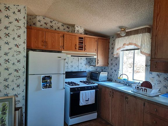 2nd image of 46872 N 1st St