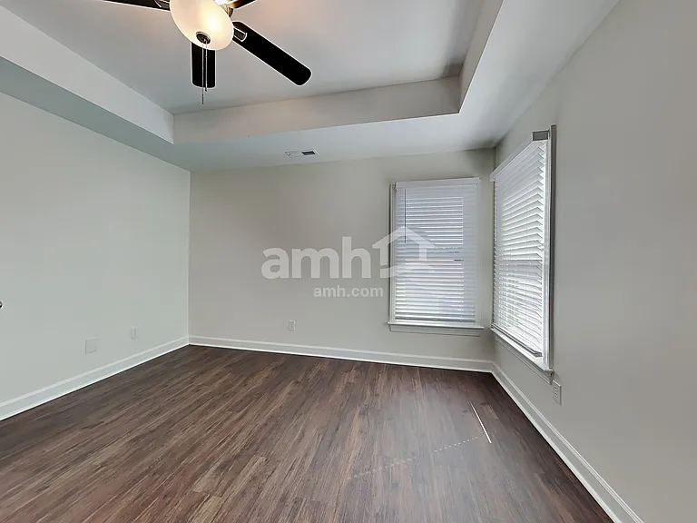 135 Lonetree Dr — Photo 13
