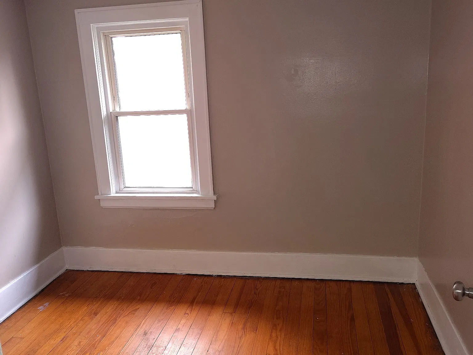 4 bed, 1.5 bath, 1600 sqft, $1,600 — Photo 2