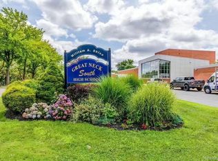 77 Merrivale Rd, Great Neck, NY 11020