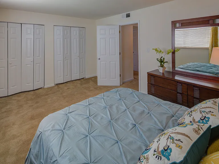 Emerald Point Apartments & Townhomes — Photo 13