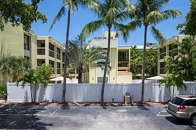2nd image of 2450 NE 15th Avenue #204