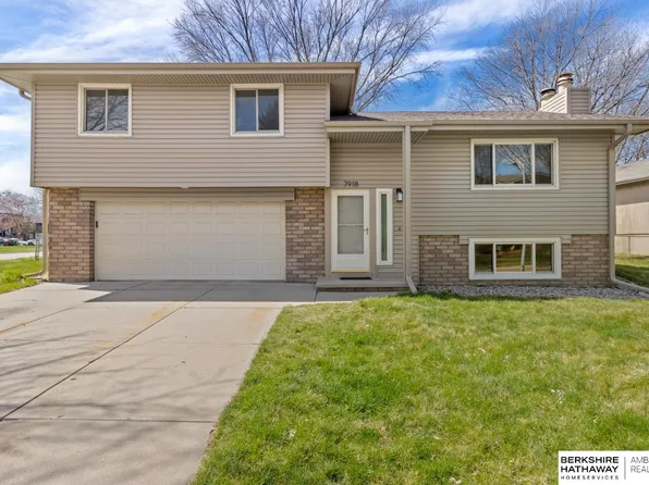 7918 Chinawood Ave, La Vista, NE 68128