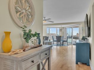 1 Commodore Ct APT 402, Hull, MA 02045