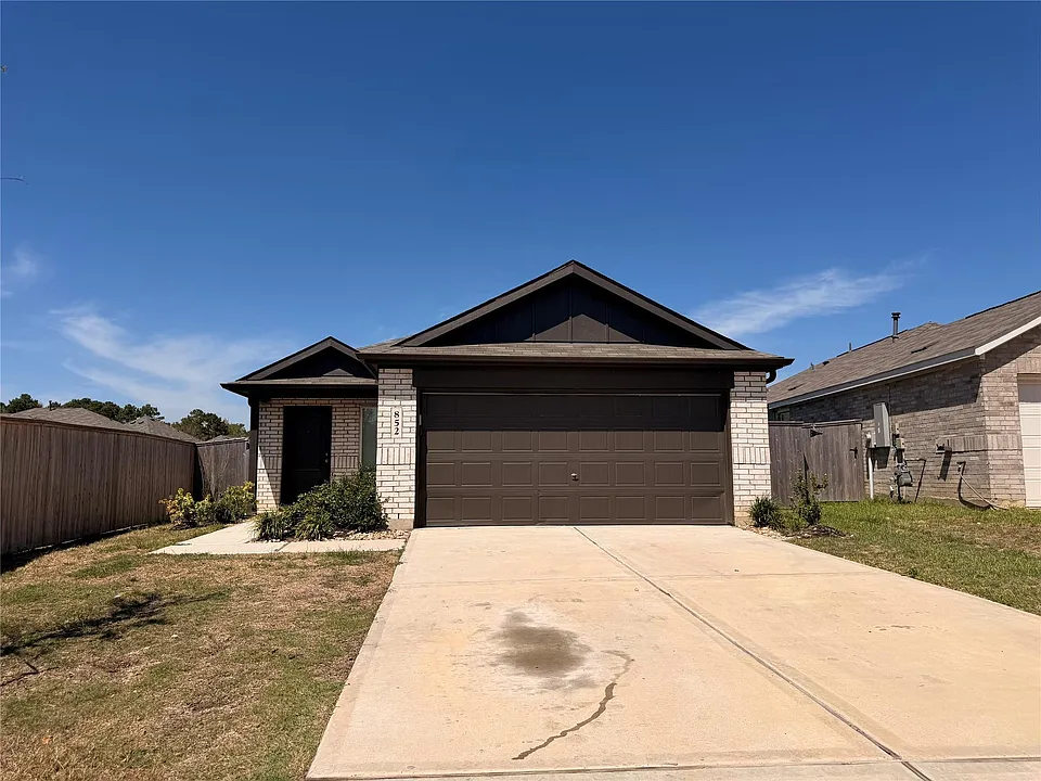 852 Village Brook Dr