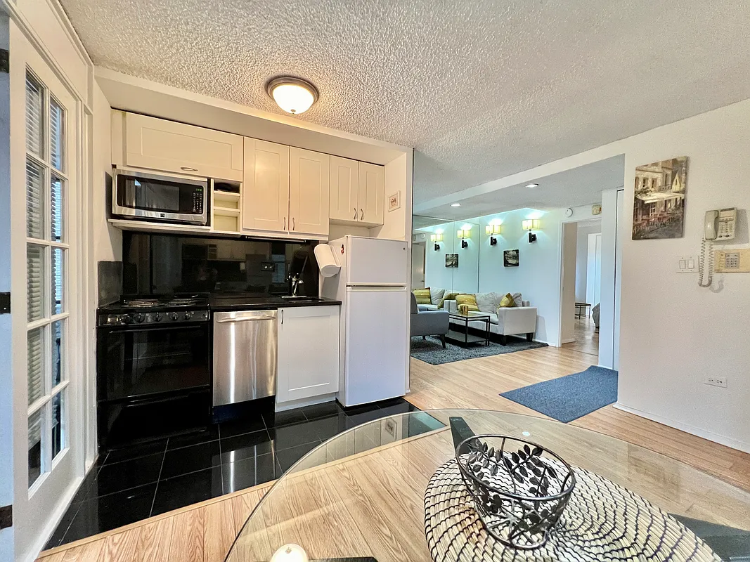 150 West 51st Street 808