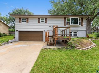 3009 S Williams Ave, Sioux Falls, SD 57105