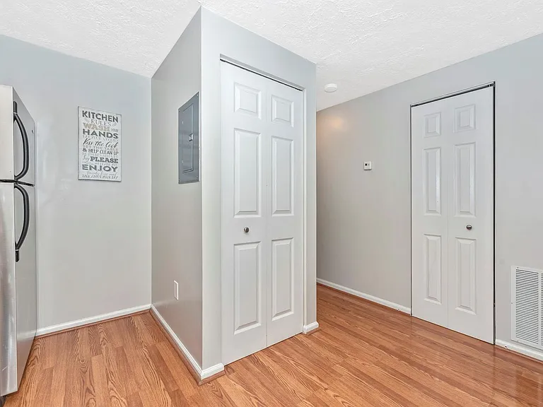 802 Stratford Way #K — Photo 24
