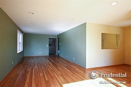 2nd image of 4058 W Argyle St