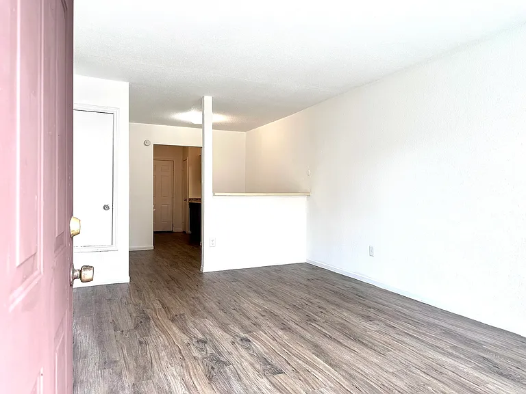 Timber Crossing Apartments — Photo 16