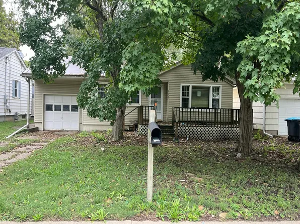 121 Allison St, East Peoria, IL 61611