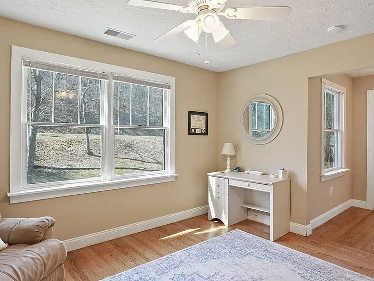 627 Lakeview Dr — Photo 18