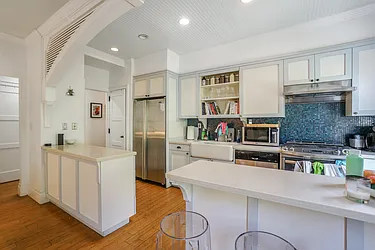 Rented by Bond New York