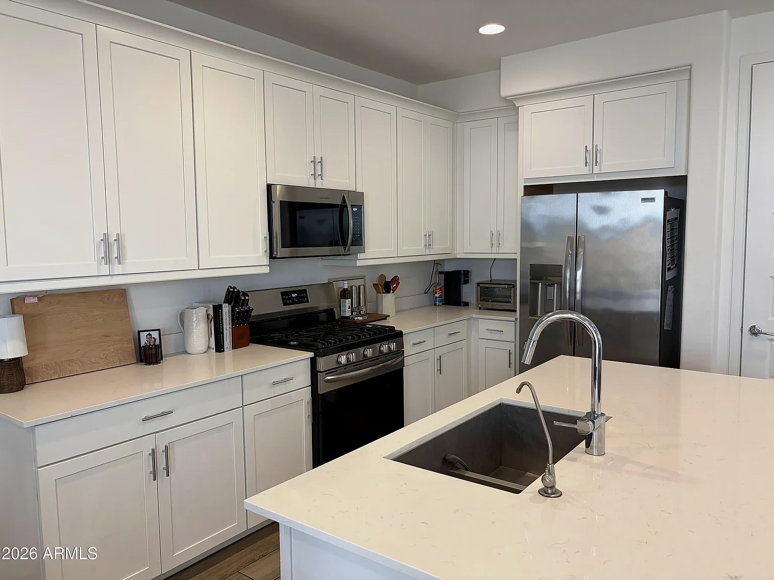 4 bed, 2.5 bath, 2097 sqft, $3,000 — Photo 4