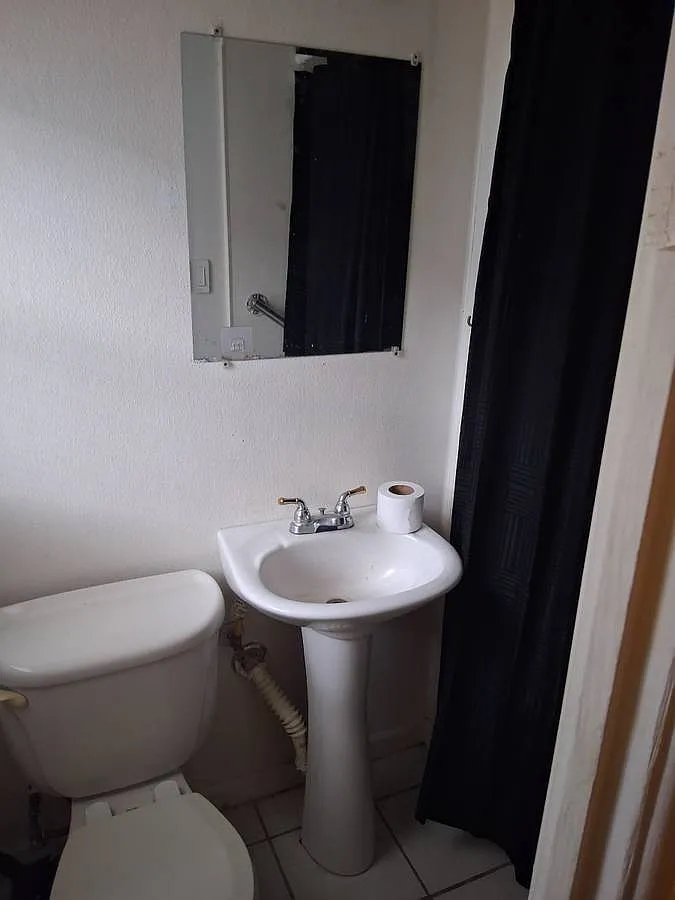 Studio, $1,200 — Photo 2
