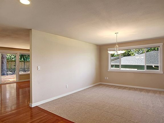 5th image of 14805 NE 67th St