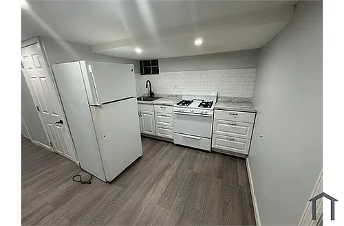 46 Hawkins St #B Photo 1