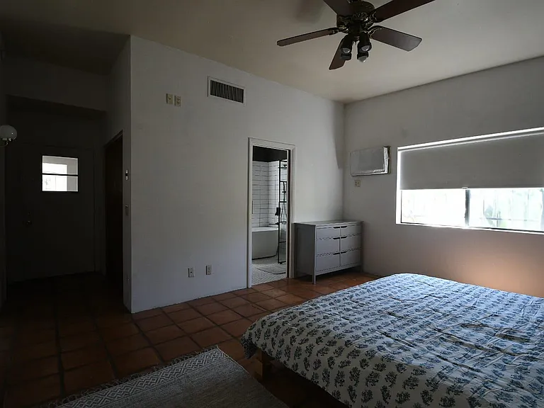 2842 E Blacklidge Dr — Photo 8