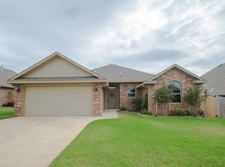 2104 SE 5th St, Moore, OK 73160